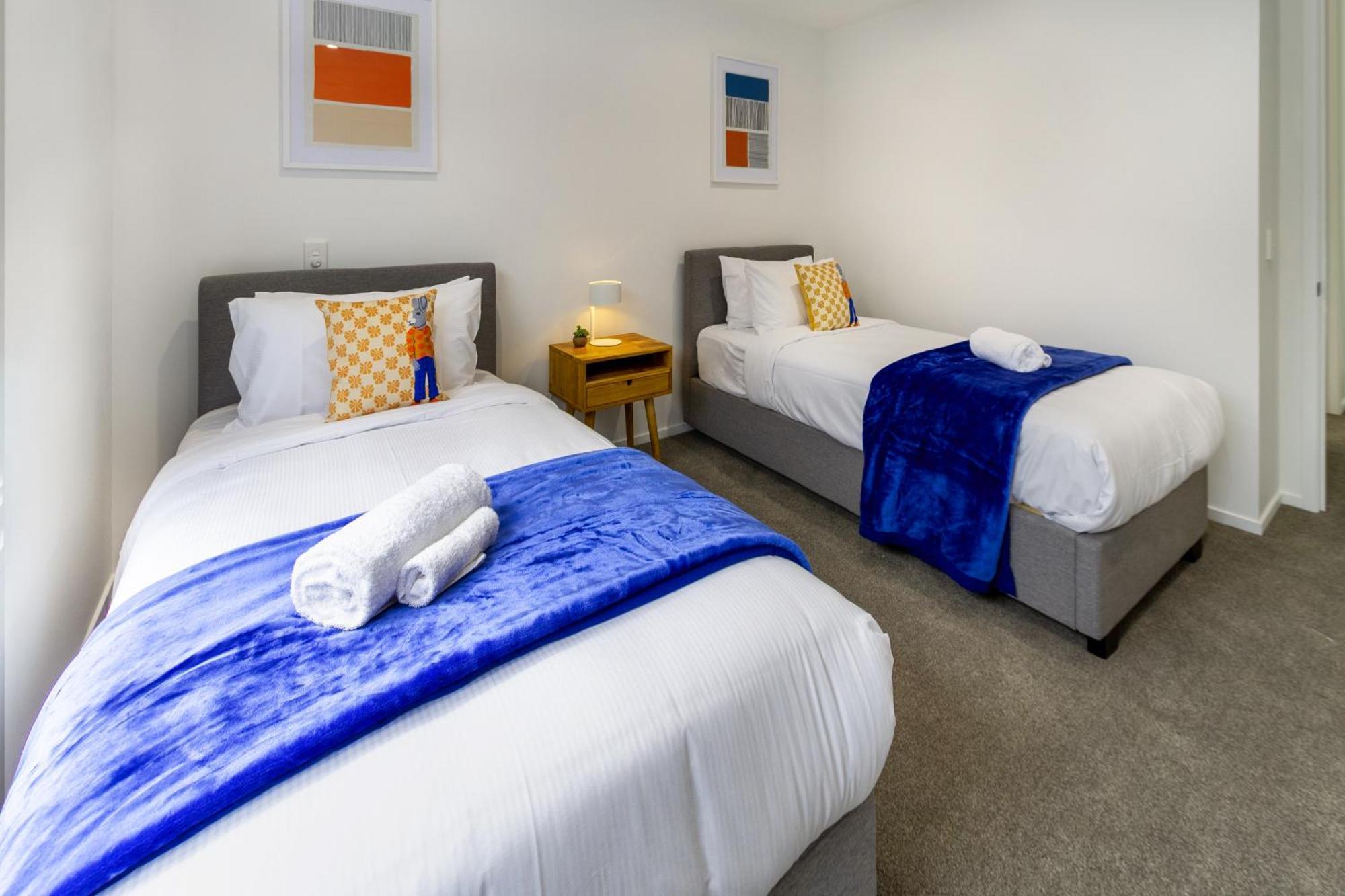 Luxury Living: 2-Bedroom Retreat In クライストチャーチ エクステリア 写真